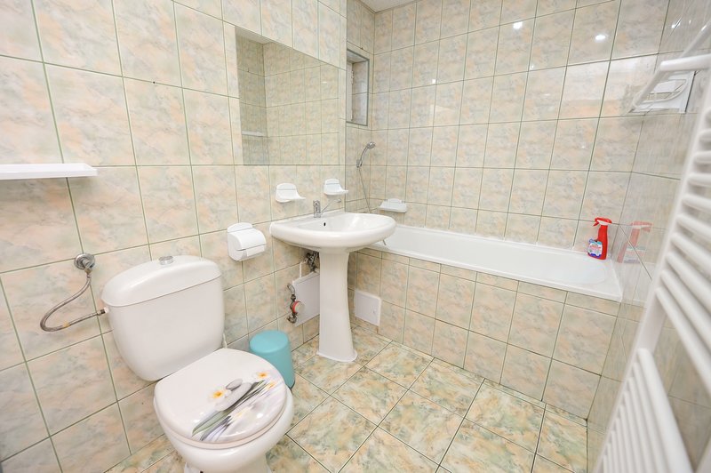 Tineretului, C.R. Motru, metrou